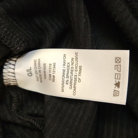 GARAGE brand black hook closure long sleeve crop top super soft size large Goth - Picture 9 of 10